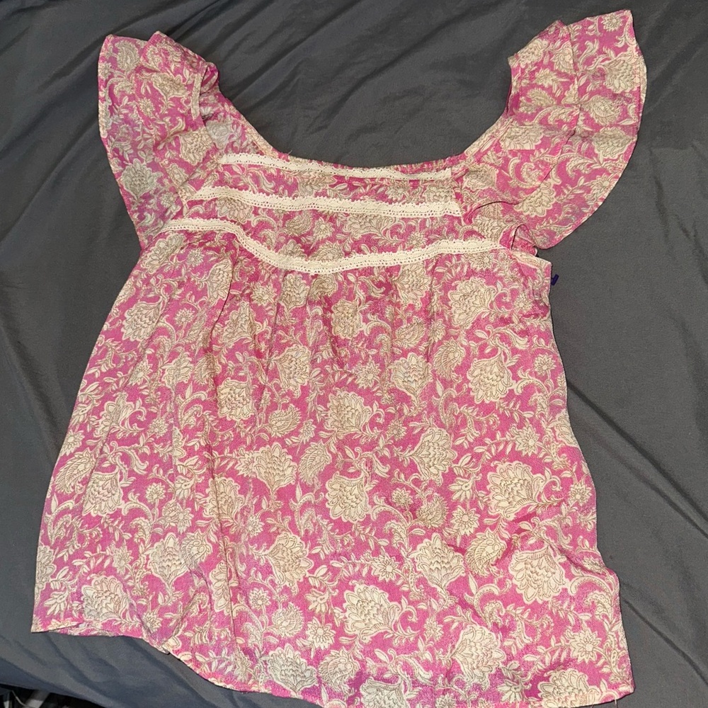 Mine Pink and White Flutter Sleeve Blouse